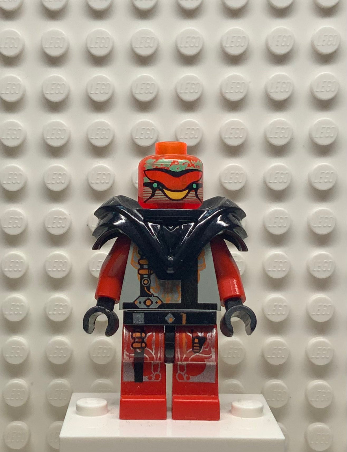 UFO Zotaxian Alien - Red Pilot with Armor and Printed Helmet (Chamon), sp046