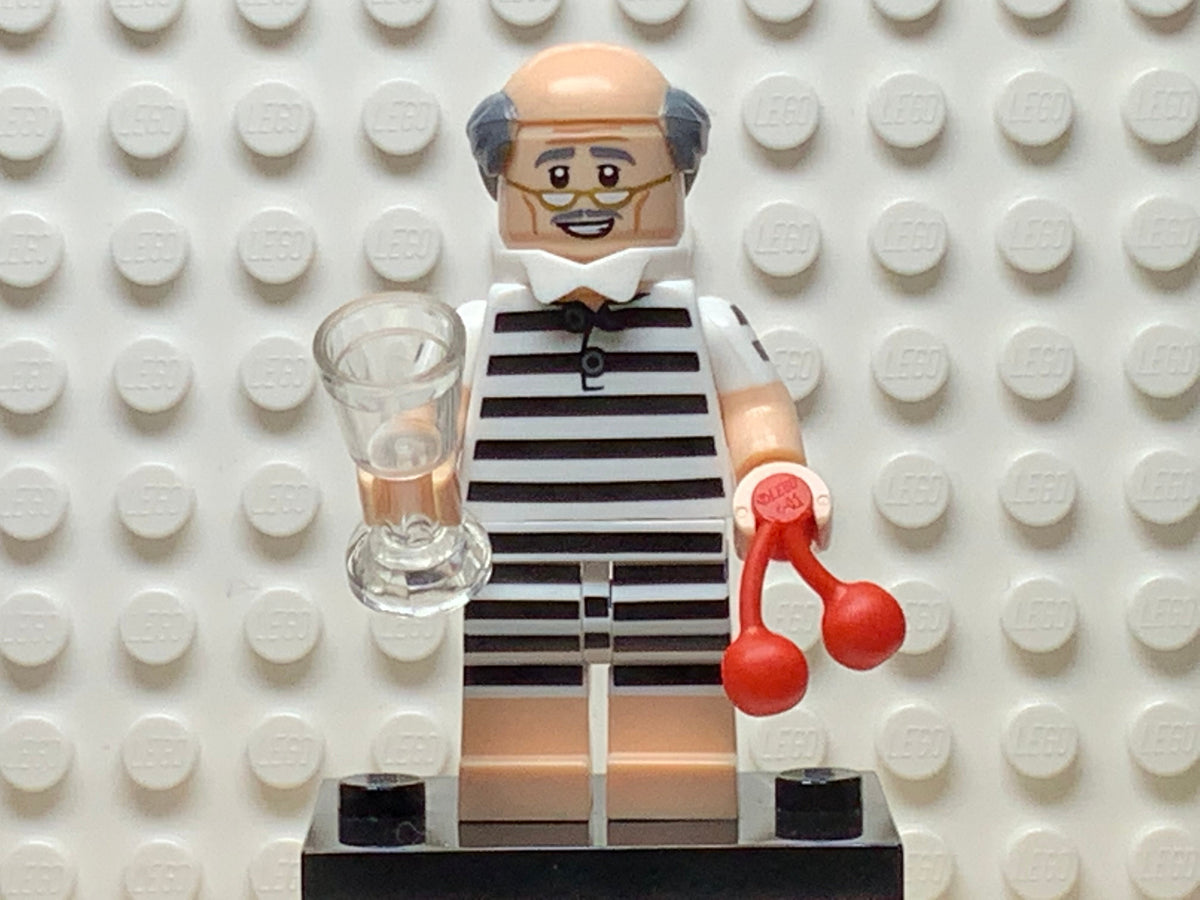 Vacation Alfred Pennyworth, coltlbm2-10 - LEGO® Batman Movie Minifigure