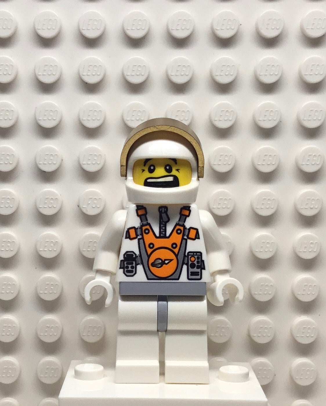 Mars Mission Astronaut with Dual Sided Head, mm011